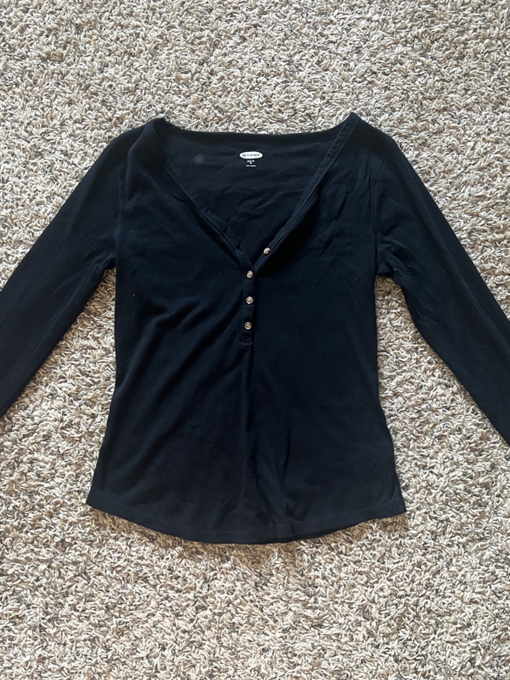 Old Navy Black Long-Sleeve Button-Front Tee